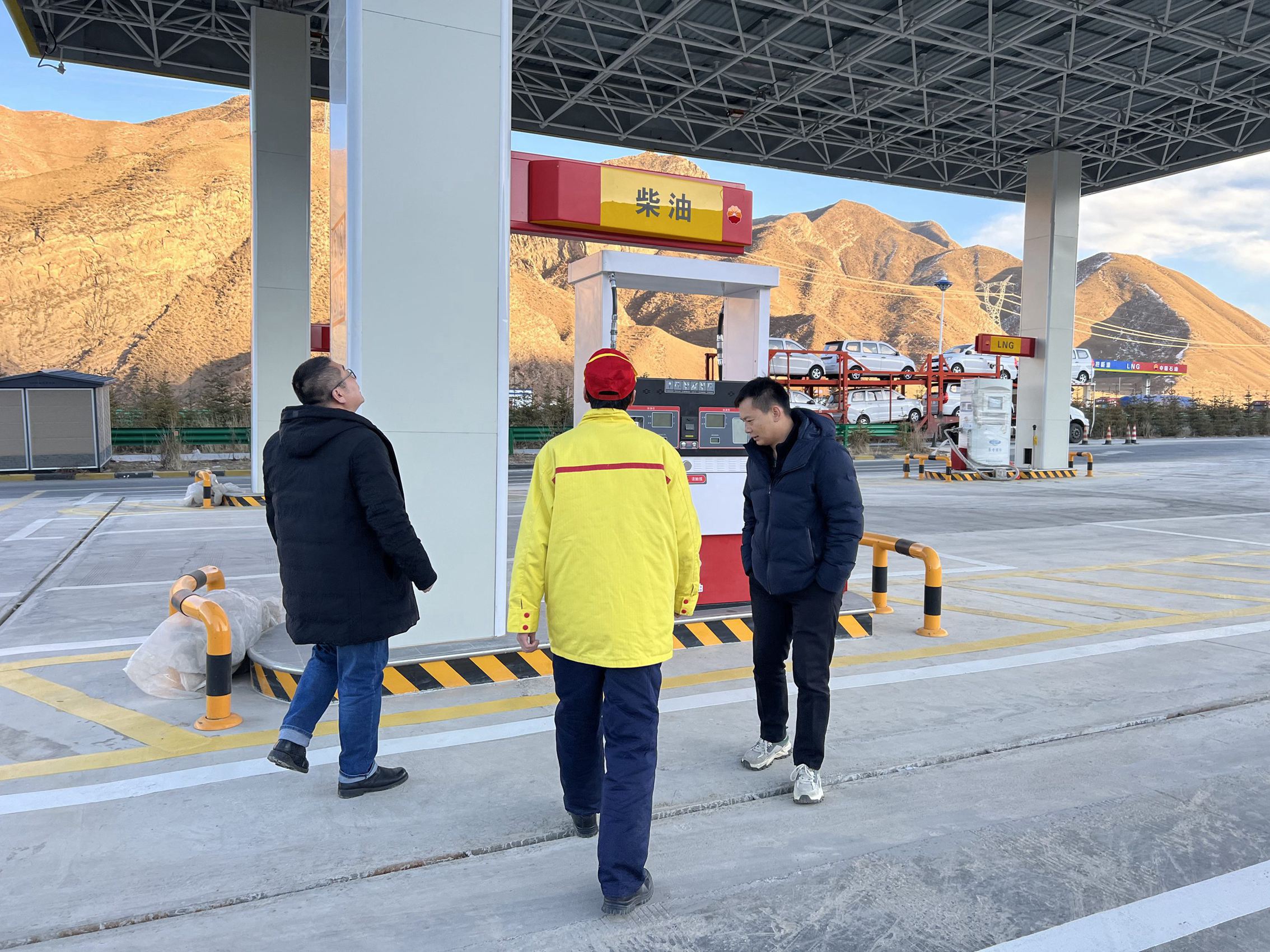 青海智驿中油能源有限公司G6京藏高速公路扎倒段莫多吉停车区东区加油与LNG加气合建站1.jpg